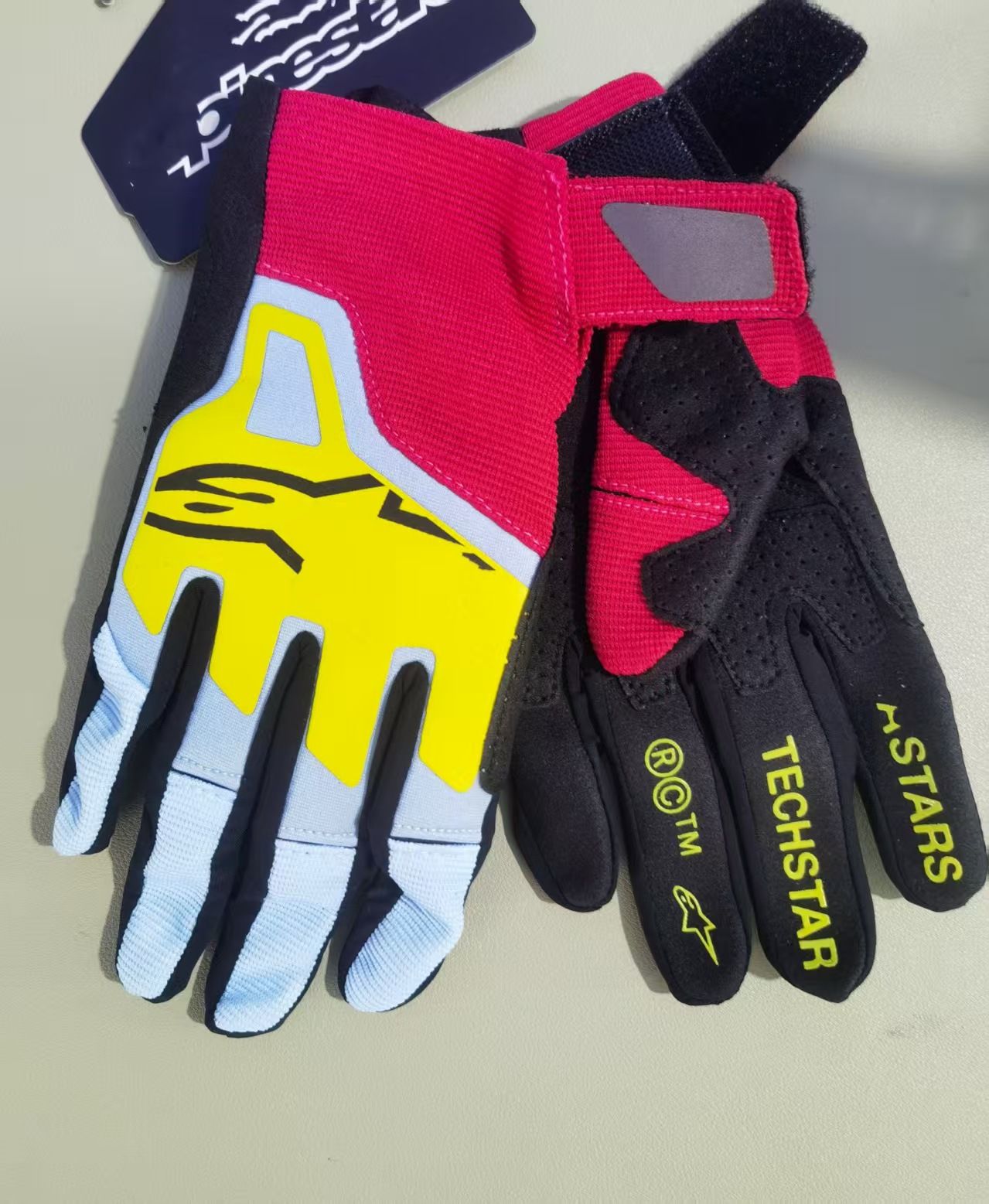 Lohas Fox Bicycle Gloves Nylon Long Finger 25 red and yellow