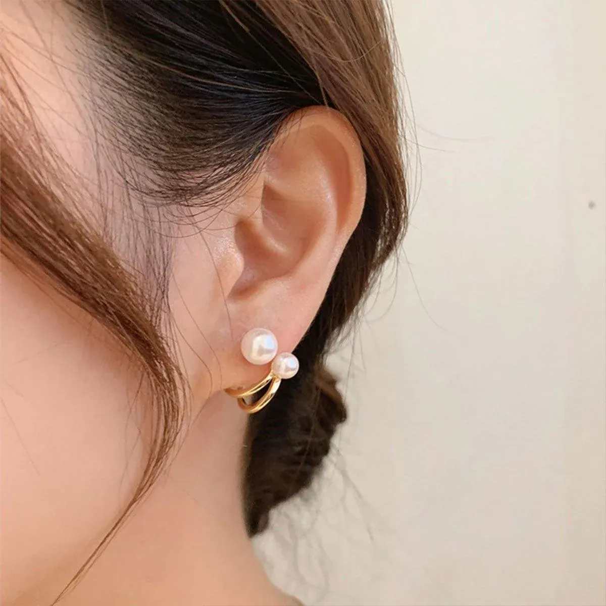 Vintage Pearl Earrings Studs Elegant Jewelry for Women Classic Fashion Accessory — image 4