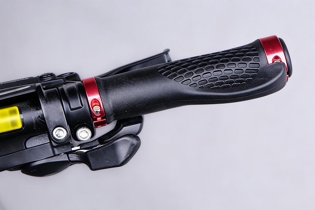 Cycling Lock-On MTB Ergonomic Mountain Bike Rubber Grips Bicycle Handlebar - Red — image 6