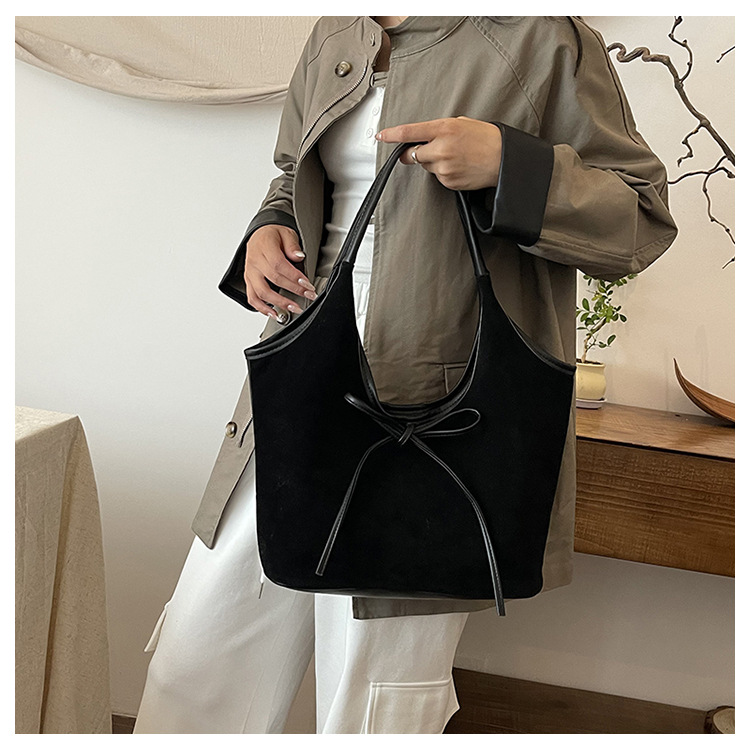 Black Chic Retro Suede-Finish PU Leather Tote Bag - Large Capacity Shoulder Bag with Tie Accent — image 6