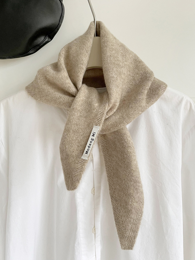 Light Khaki Chic Wool Blend Knit Triangle Scarf - Versatile & Warm Fashion Accessory - 105 × 35cm