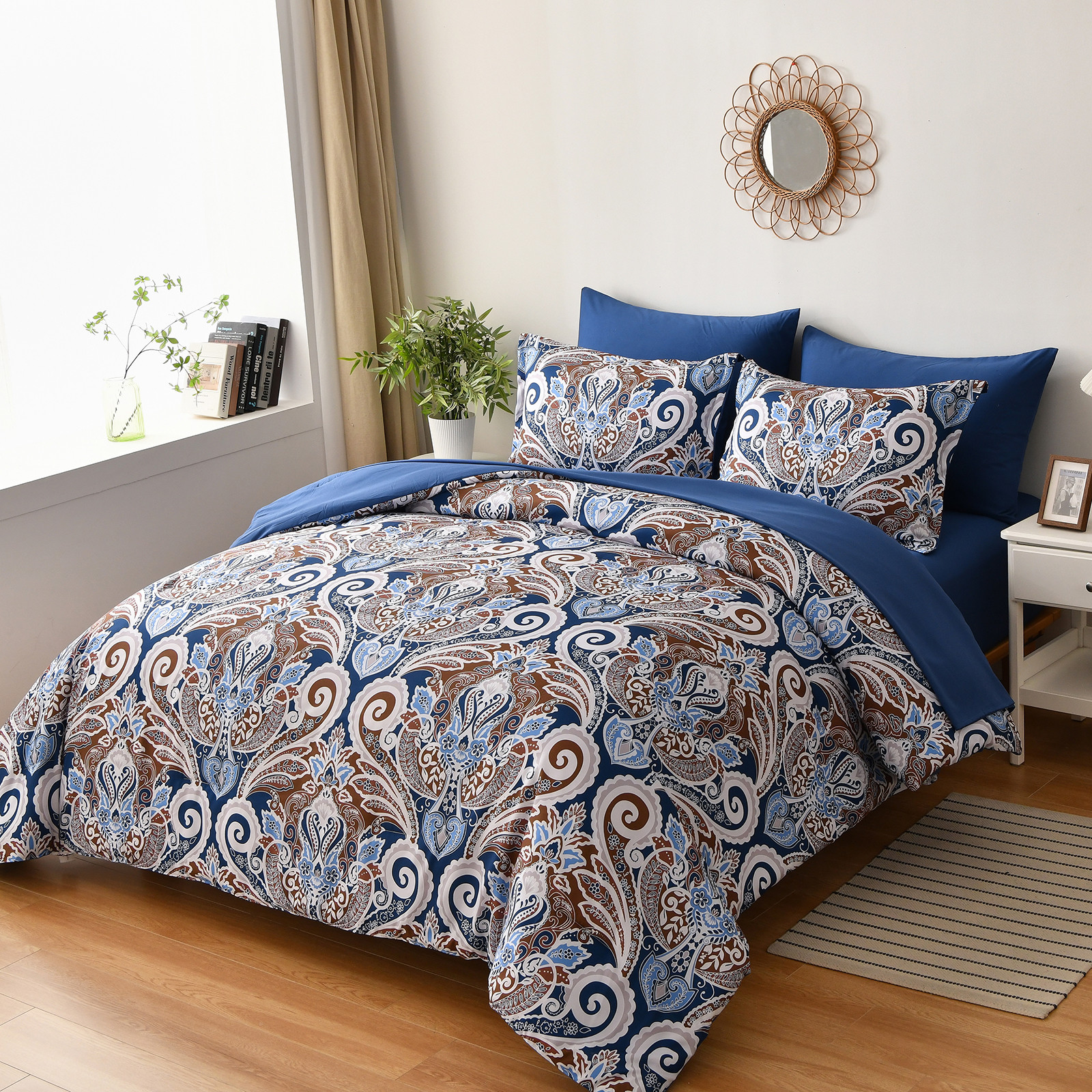 Floral Stripes Comforter Set, King Size, Elegant 3-Piece Bedding with Pillowcases โ image 2