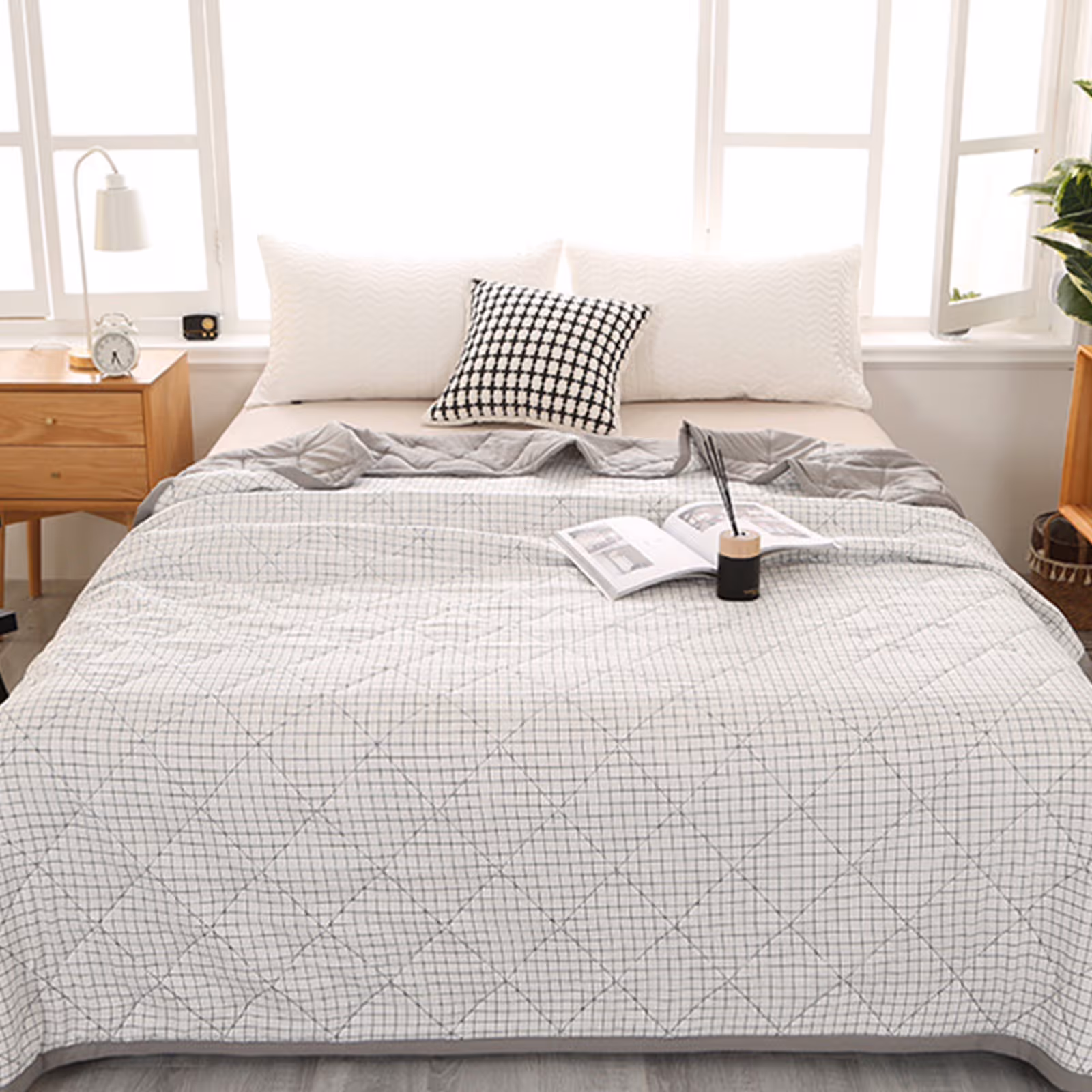 Cooling Quilt, Thin Quilts Summer Lightweight Comforter, Full Washed Cotton, Machine Washable, Soft Comfy Breathable Sleep Blanket for Hot Sleeper, Ultra-Cool â image 2
