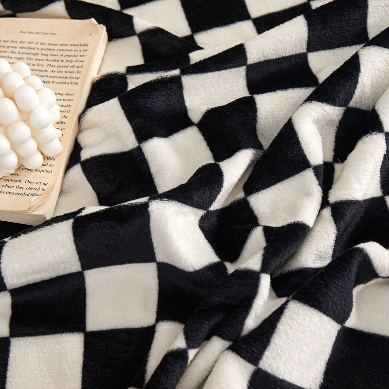 Coffee-colored and white checkered pattern Double-Sided Fleece Blanket – 150×200cm Machine Washable, No-Shedding Flannel Throw for Bed, Sofa & Air Conditioning — image 3