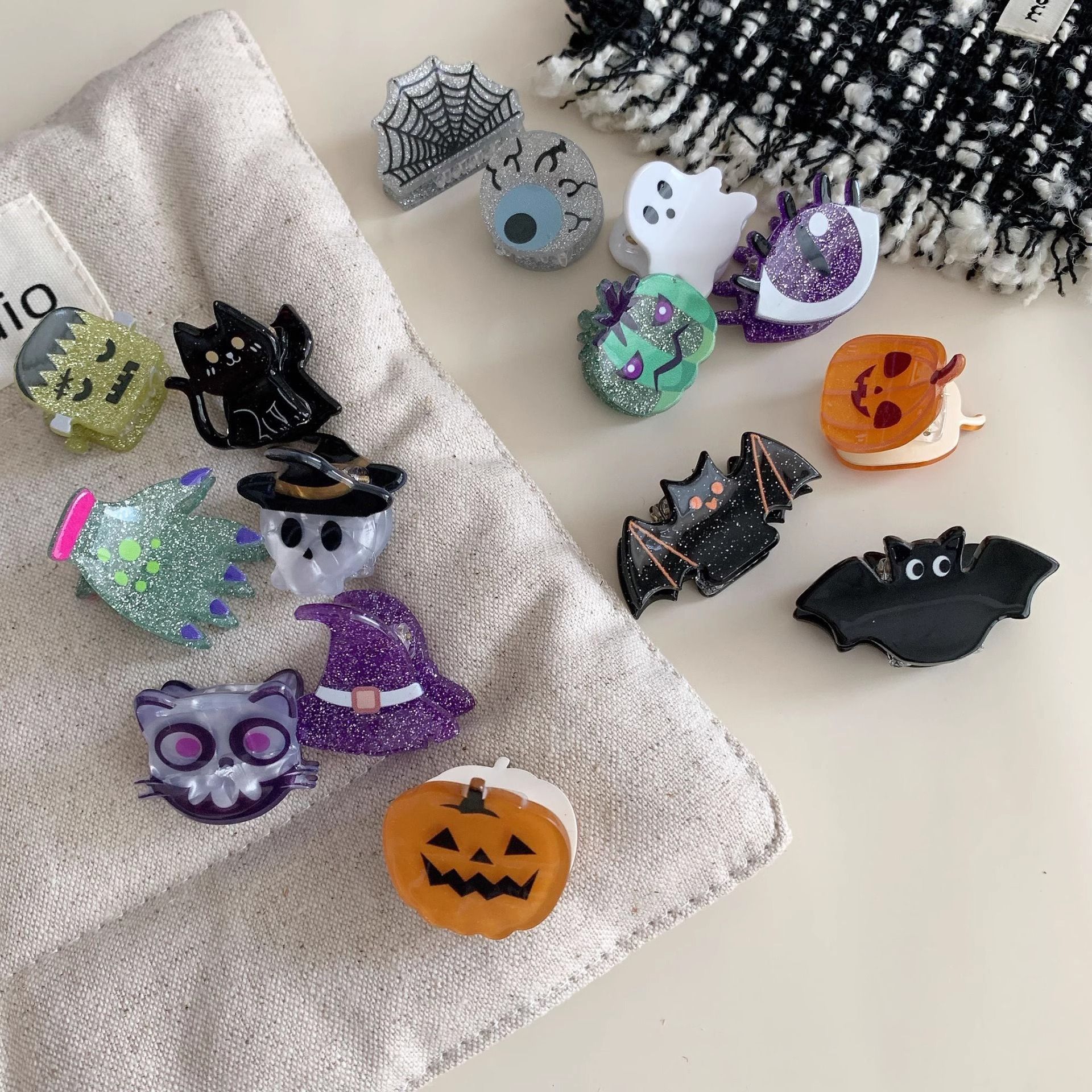 Little Green Character Hair Barrettes, Standout Hair Ornaments for Christmas & Halloween Cosplay ā image 4