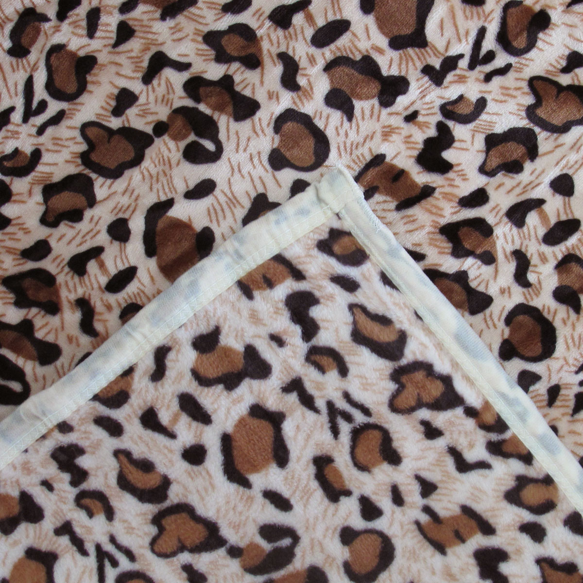 Animal Pattern Soft Flannel Plush Queen Size Blanket 220 x 240cm Leopard โ image 3