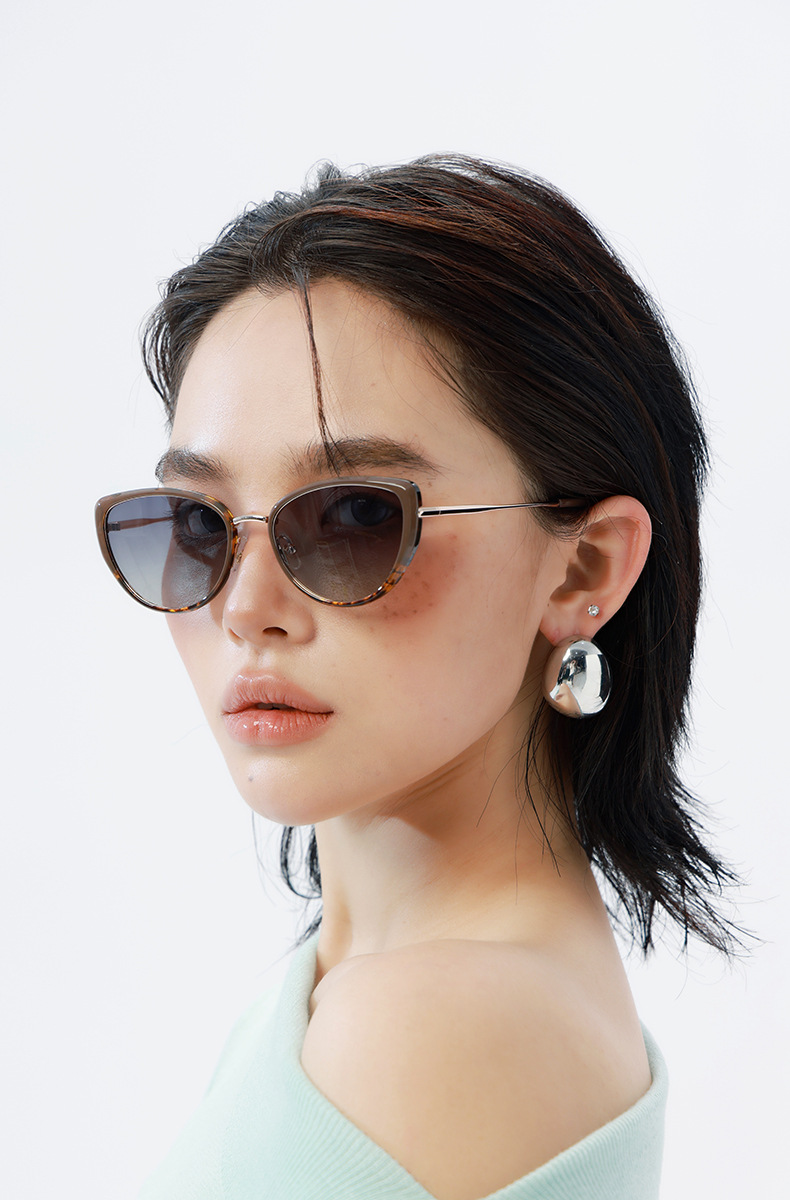 Dark Green Frame Chic Cat Eye Polarized Sunglasses for Women - Lightweight UV Protection Fashion Eyewear โ image 4