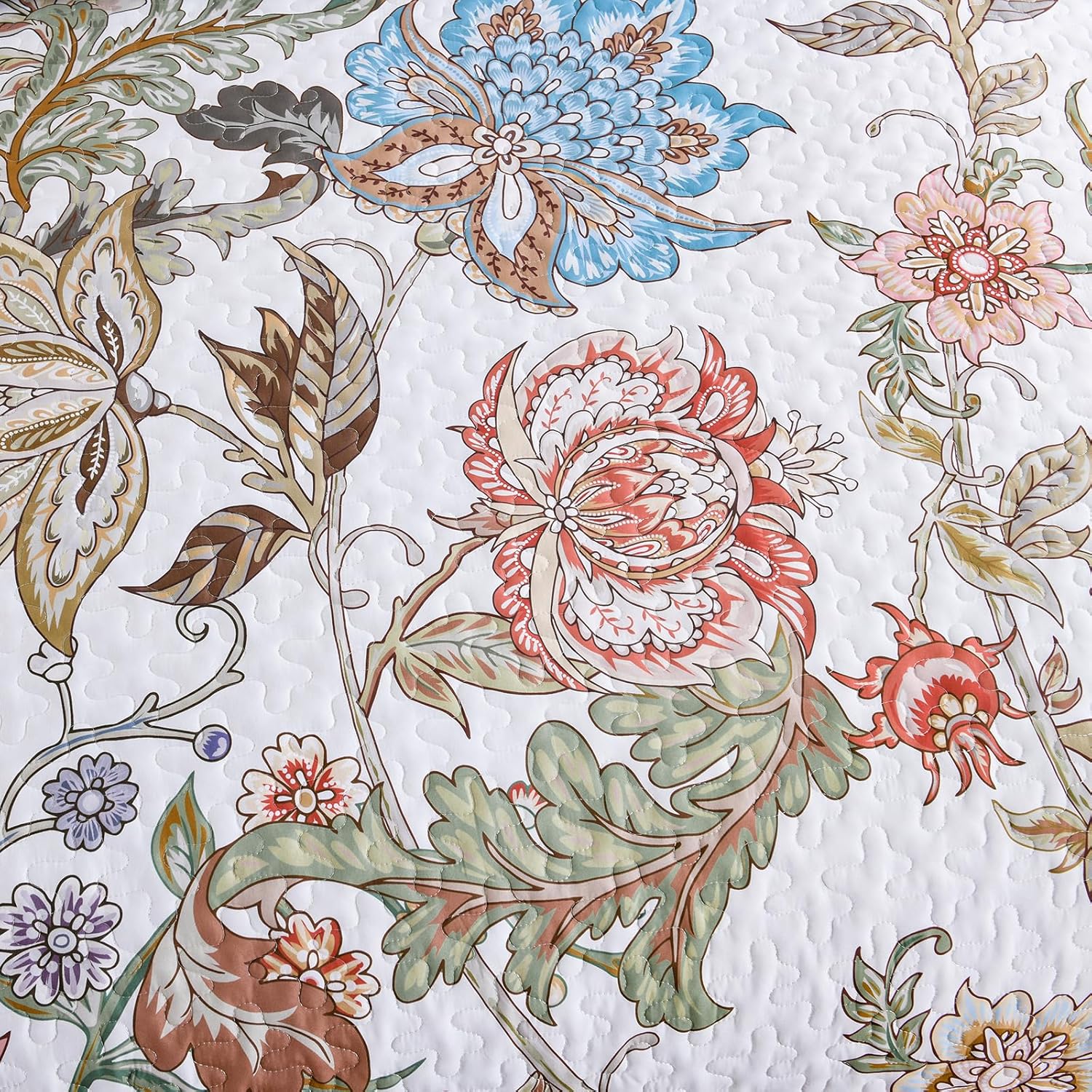 Warm and Inviting Quilted Bedspread and Pillowcases Set: Designed for Relaxation - Queen size — image 6
