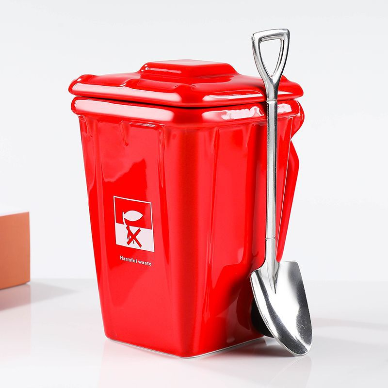Red Creative Trash Can Ceramic Mug with Shovel Spoon - 400ml Funny Garbage Bin Coffee Cup with Lid - Novelty Gag Gift for Birthday Christmas - Quirky Kitchen