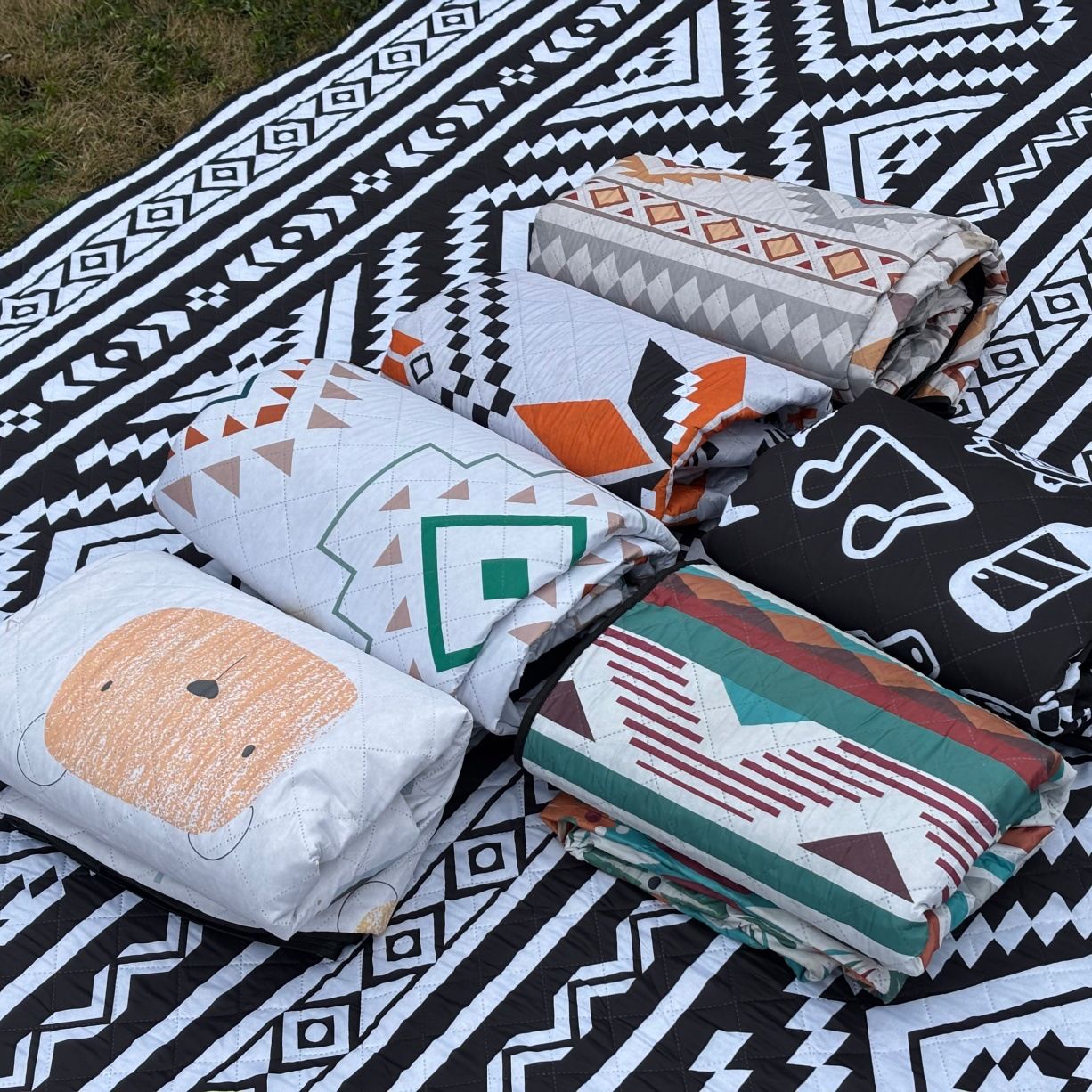 Extra Large Thick Waterproof Ultrasonic Picnic Blanket - Bohemian Pattern Outdoor Camping & Beach Mat for 10 to 12 People 200 x 300 CM โ image 5