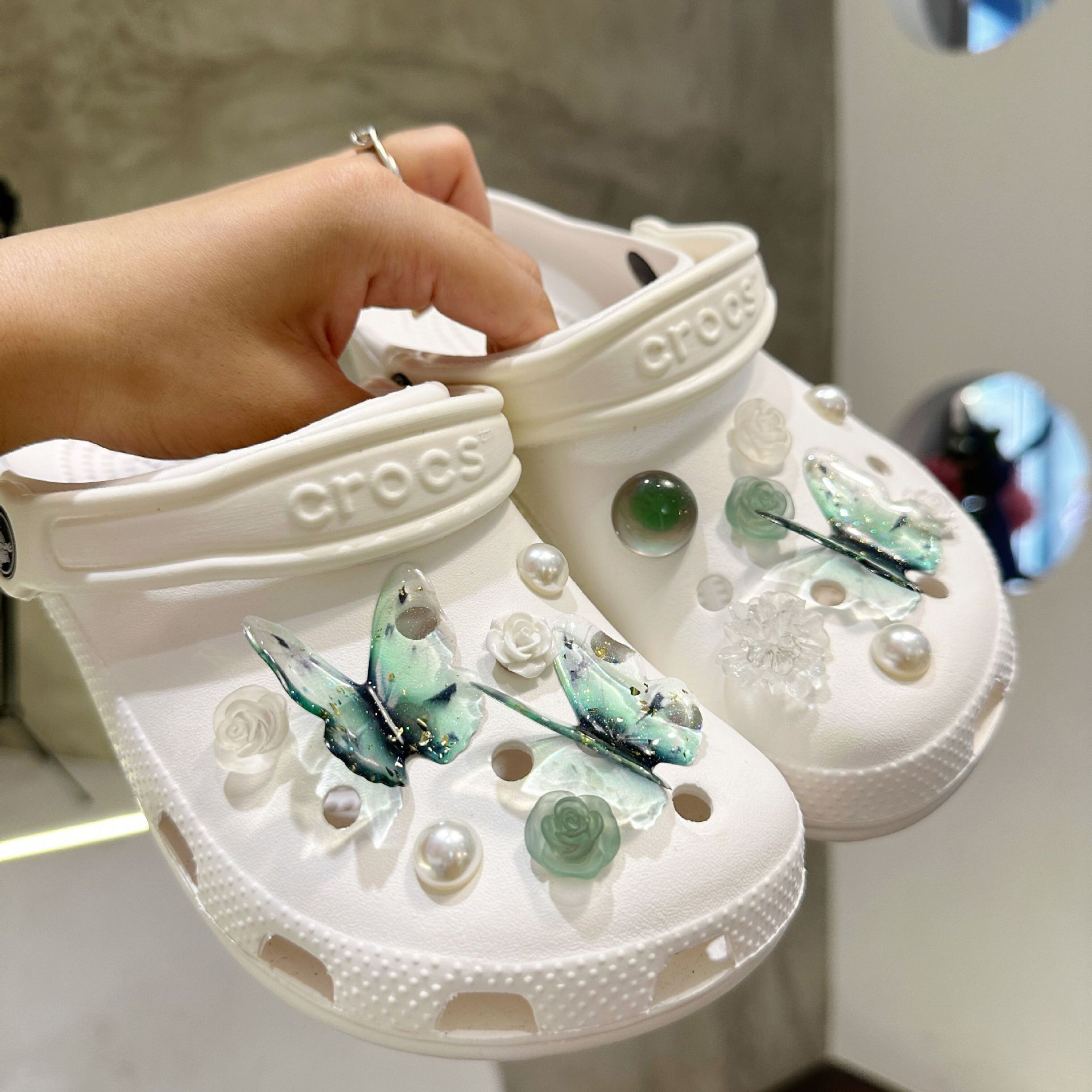 Butterfly Shoe Decoration Charms,Bling Shoe Accessories DIY Charms Chains for Women Clogs Sandals,Fashion Pearl Camellia Rose — image 4