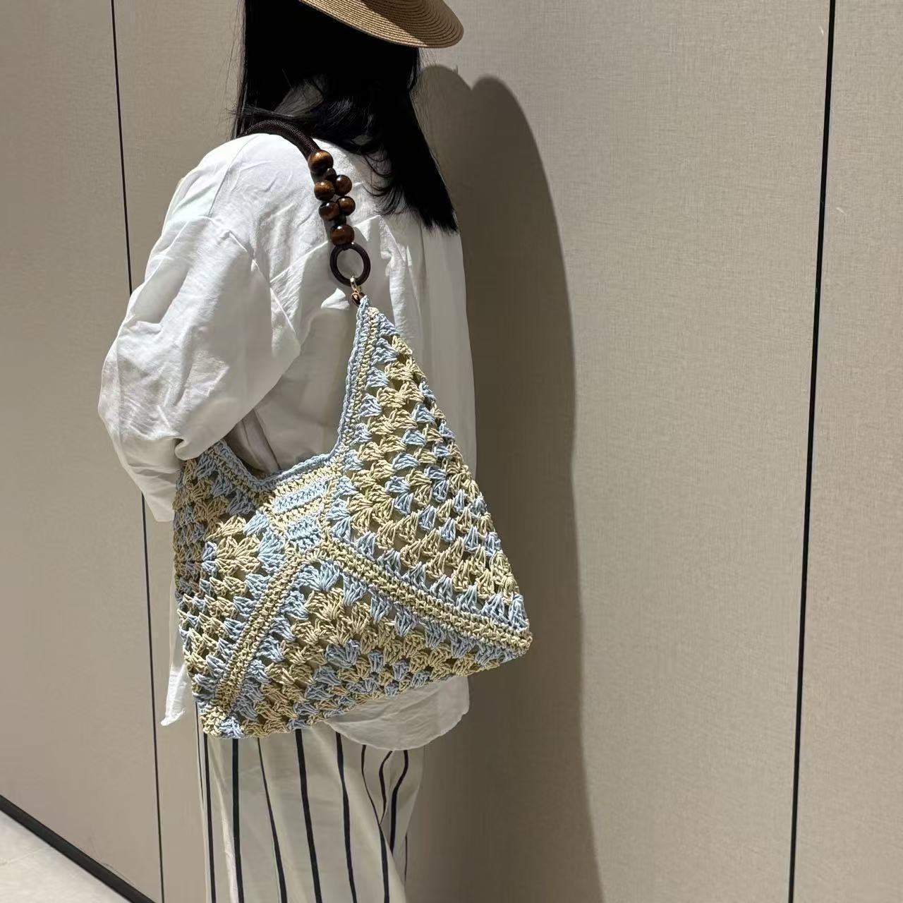 Fashion Handmade Crochet Straw Shoulder Bag, Black Mixed Color Paper Rope Woven Purse, Multi‑Scene Beach Travel Handbag, Christmas Halloween Ladies Casual Gift — image 5