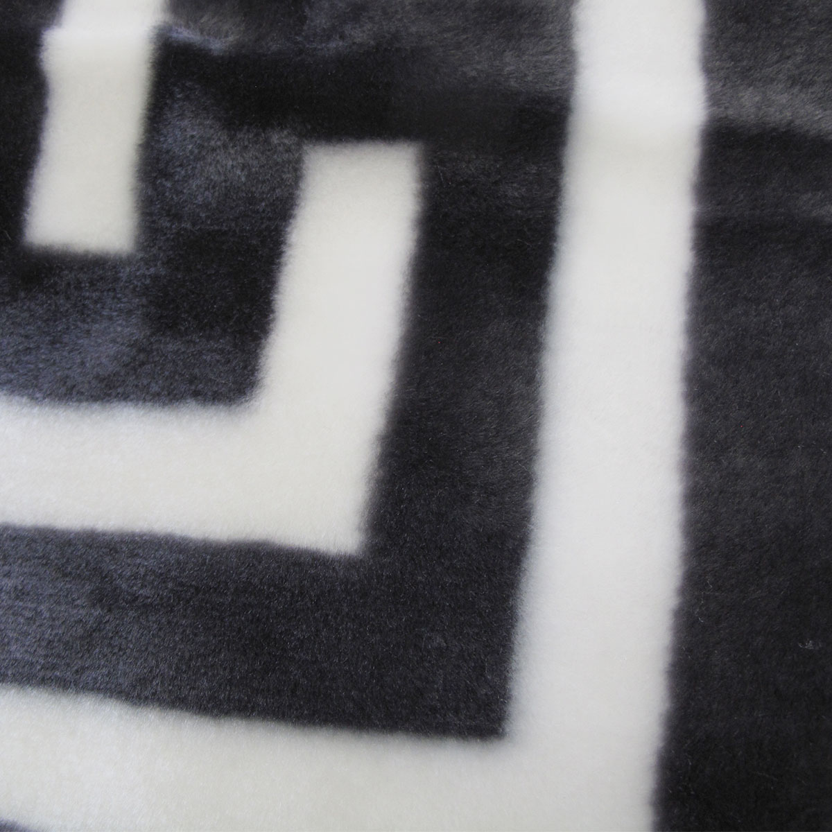 Bloomington 800GSM Greek Key Charcoal Winter Premium Quality 1 Ply Mink Blanket Queen — image 5
