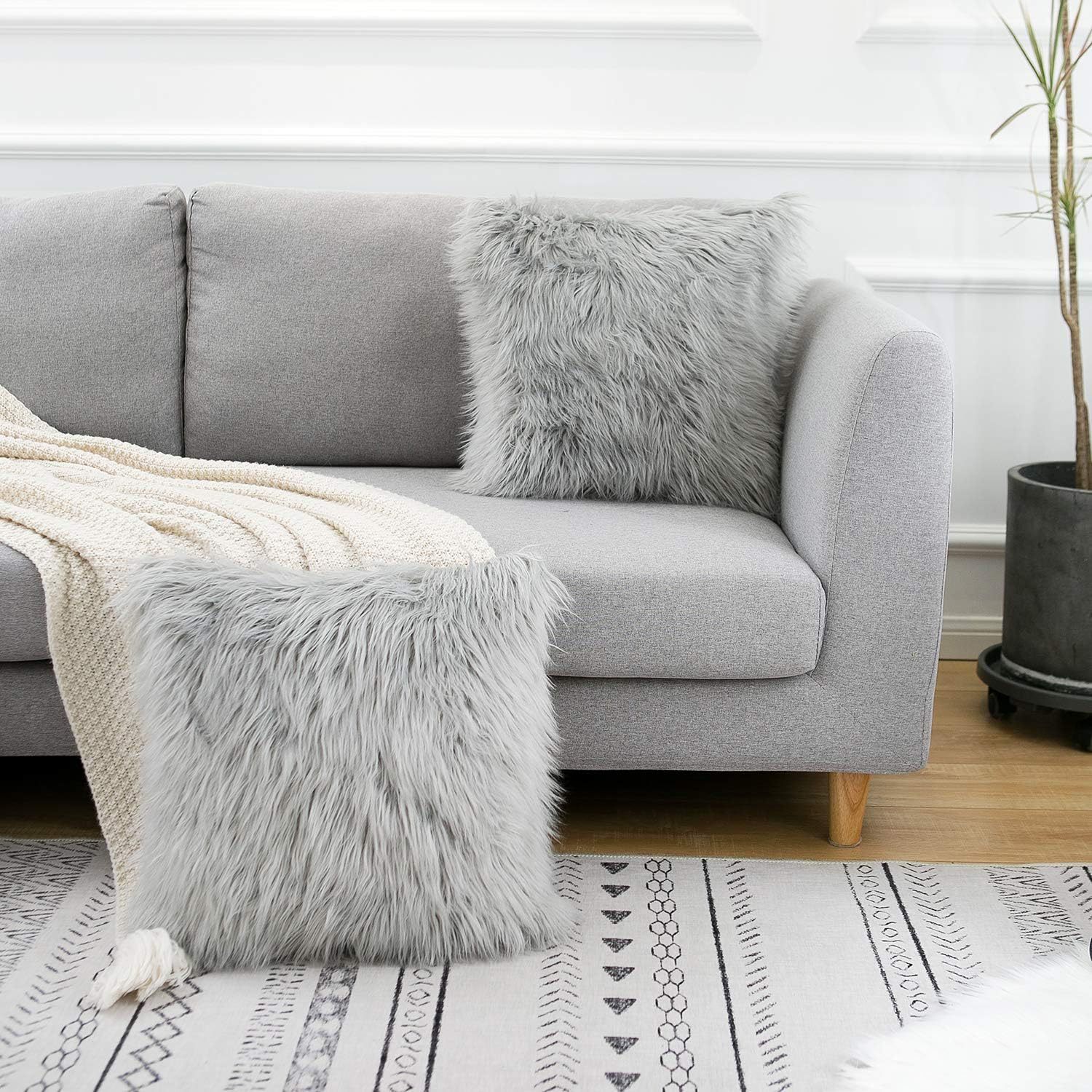 Grey Luxurious Long Faux Fur Cushion Covers - Set of 2, 45 × 45cm Soft Plush Decorative Pillowcases for Sofa & Bed — image 2