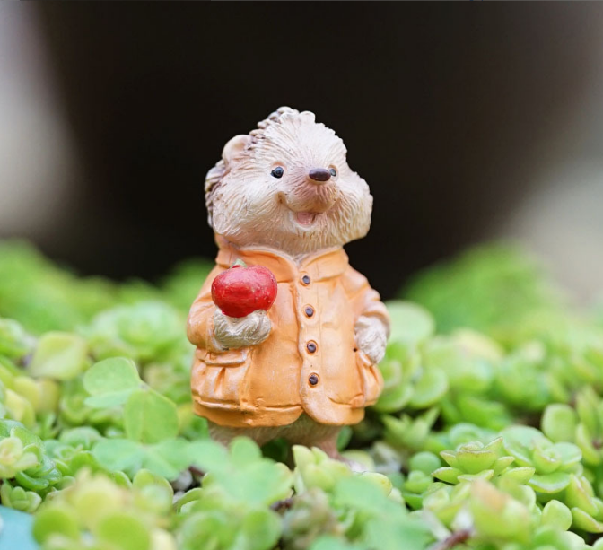 Garden Style "Apple Hedgehog" Succulent Planter Decoration โ Cute Animal Figurine Resin Craft for Balcony and Pot Plant