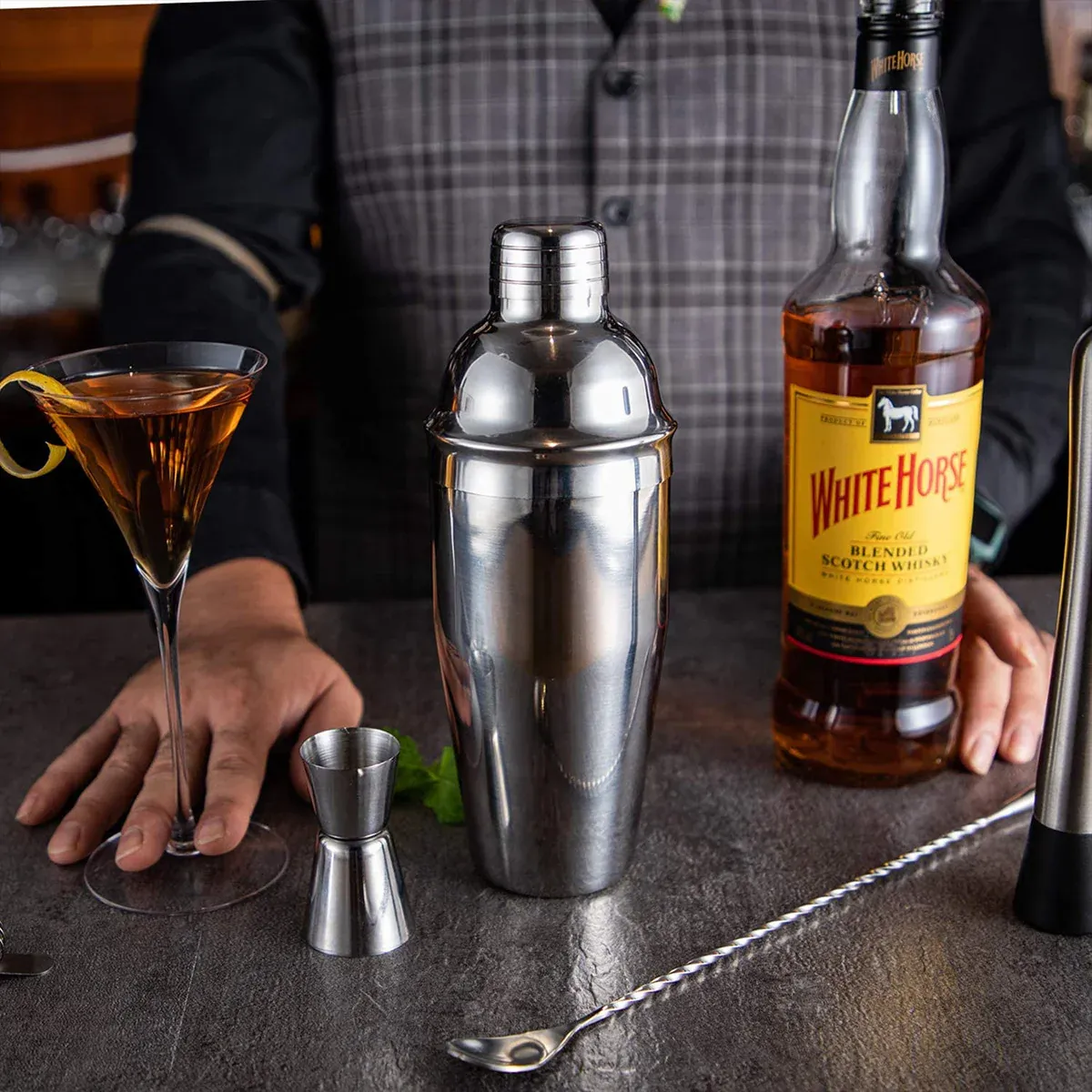 Stainless Steel Cocktail Shaker Decanter and Shaker For Home Bar Mixing Drinks — image 5