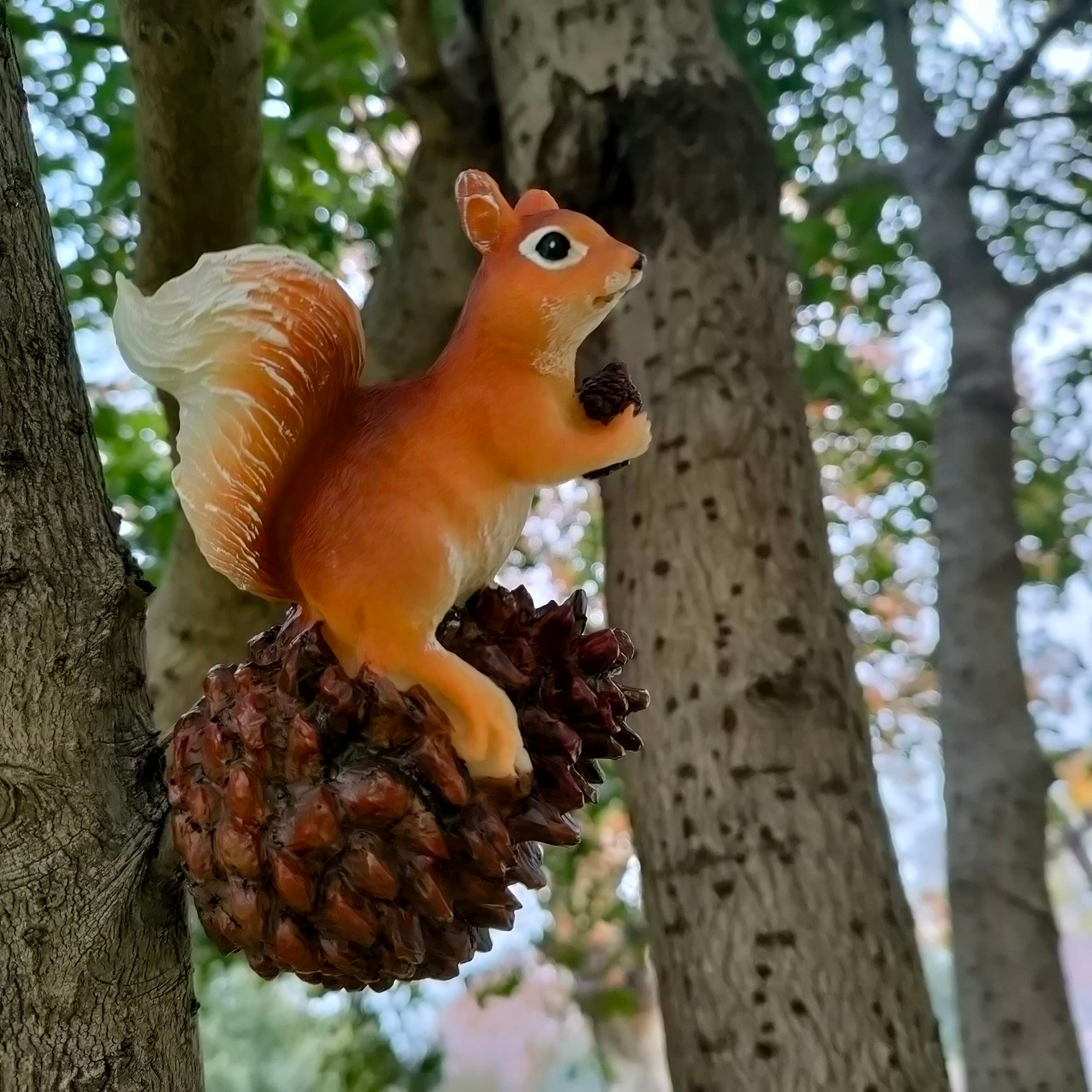 Cute Resin Squirrel Sculpture, Garden Decor Simulation Squirrel Statue, Decorative Garden Sculptures for Outdoor Tree — image 5