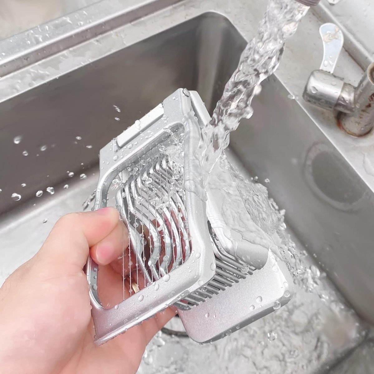 Professional aluminum egg slicer - sturdy and durable - can slice boiled eggs - dishwasher safe - independent and stable tension - suitable for slicing eggs — image 2