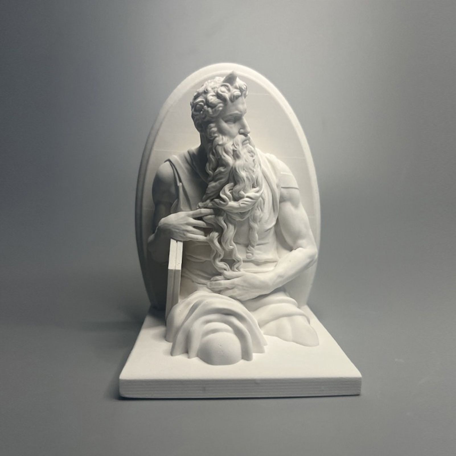 Classic Moses Statue – High-Quality Plaster Sculpture of Prophet Moses with Tablets – Elegant White Art Decor for Home, Office, & Study – Perfect Gift for Art