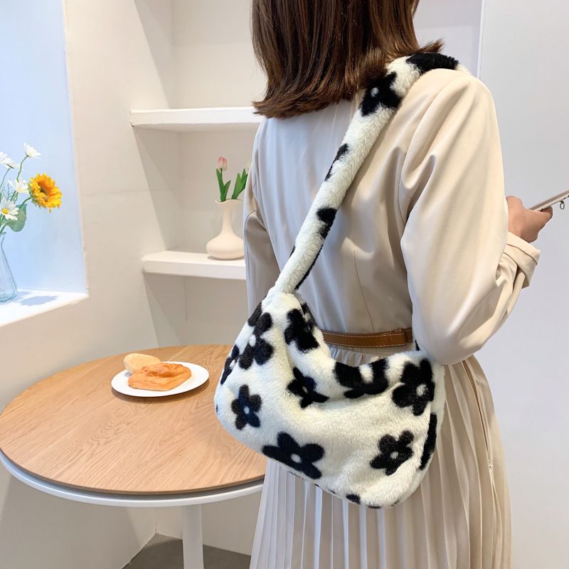 Plush Underarm Bag, Ladies Fluffy Shoulder Bag, Women Furry Purse Fluffy Tote Bag for Autumn and Winter — image 2