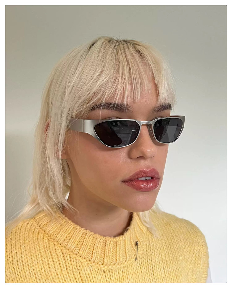 Black Retro Cat Eye Sunglasses - Metal Frame, UV400 Protection โ image 5