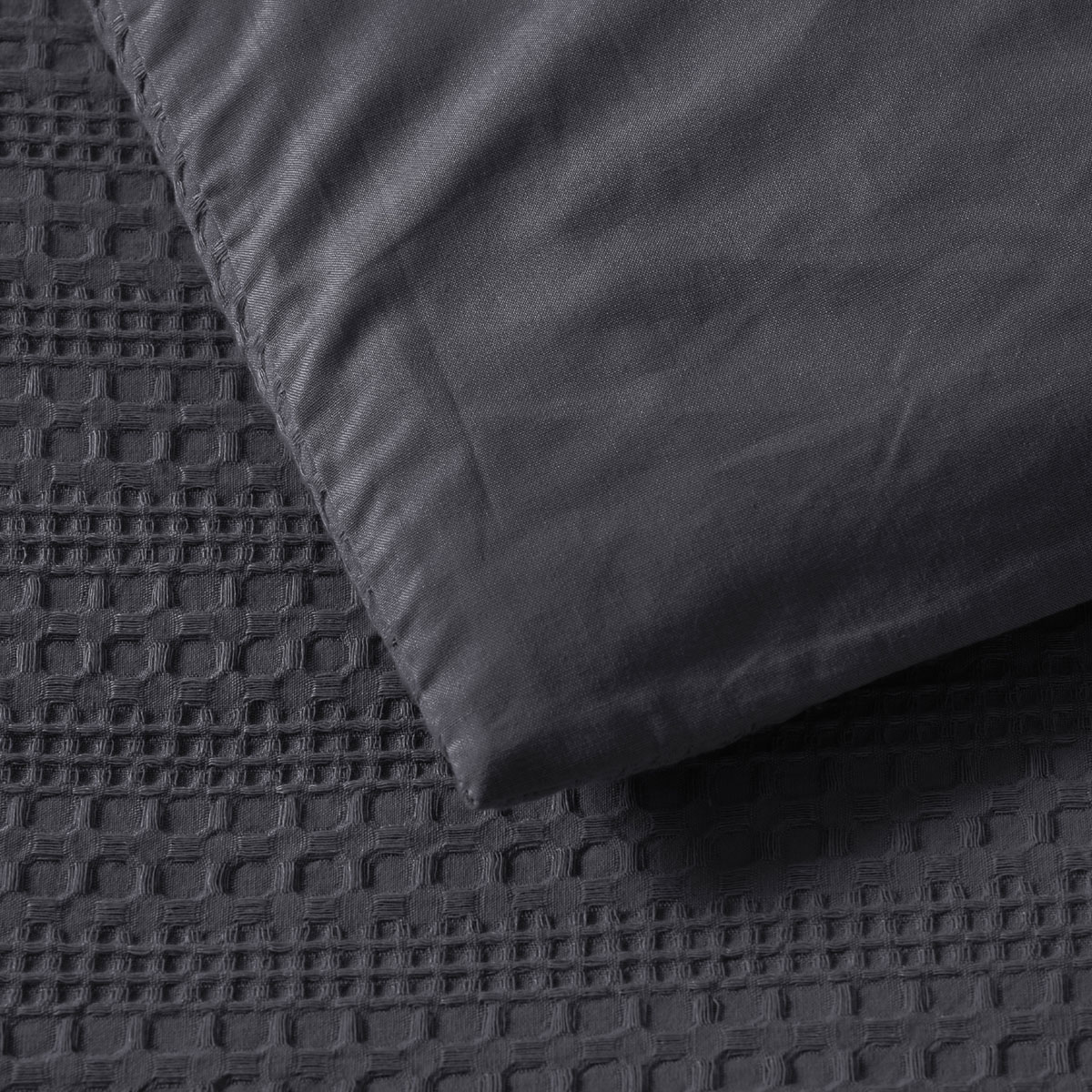 Bianca Kahlani Charcoal Waffle Quilt Cover Set Super King — image 5