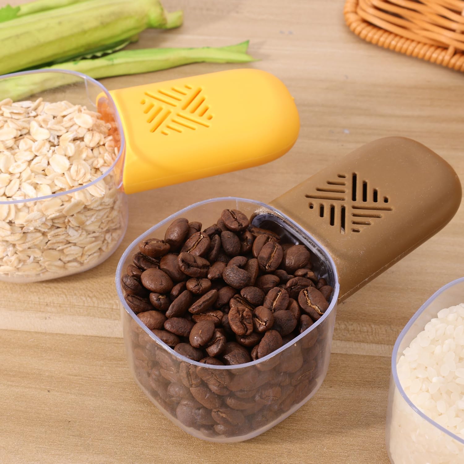 2-in-1 Food Scoop and Airtight Clip - Ideal for Pet Food, Flour, Rice & Coffee - 1 Piece โ image 3