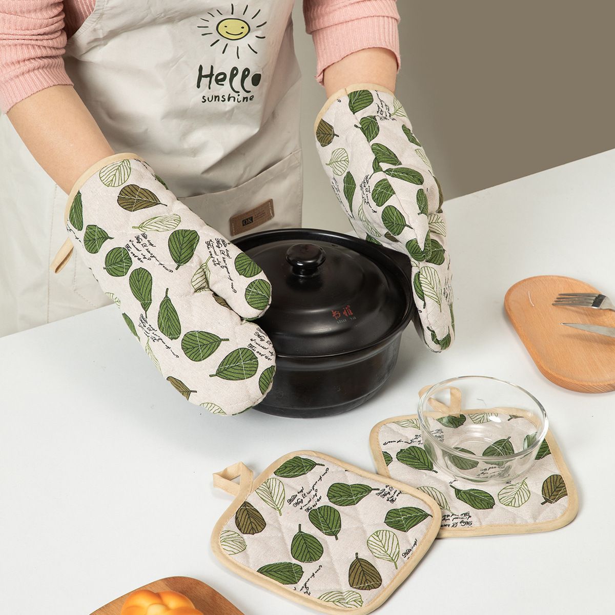 4Pcs Set Oven Mitt Set – Microwave Oven Gloves Heat Resistant, Modern Kitchen Tools for Handling Hot Pots & Pans, Festive Holiday Cooking Gifts, Home Kitchen