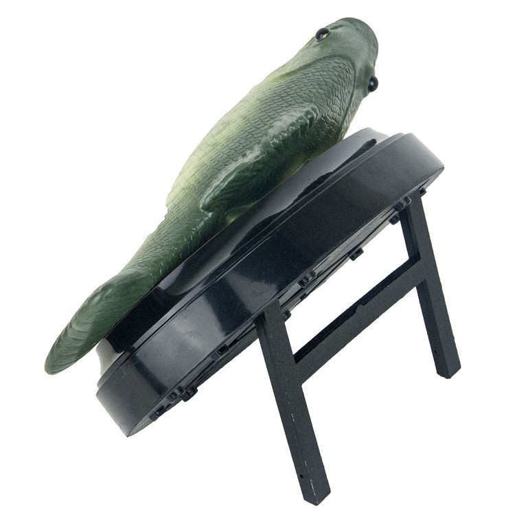 Singing Fish Decoration - Green with Square Base — image 5
