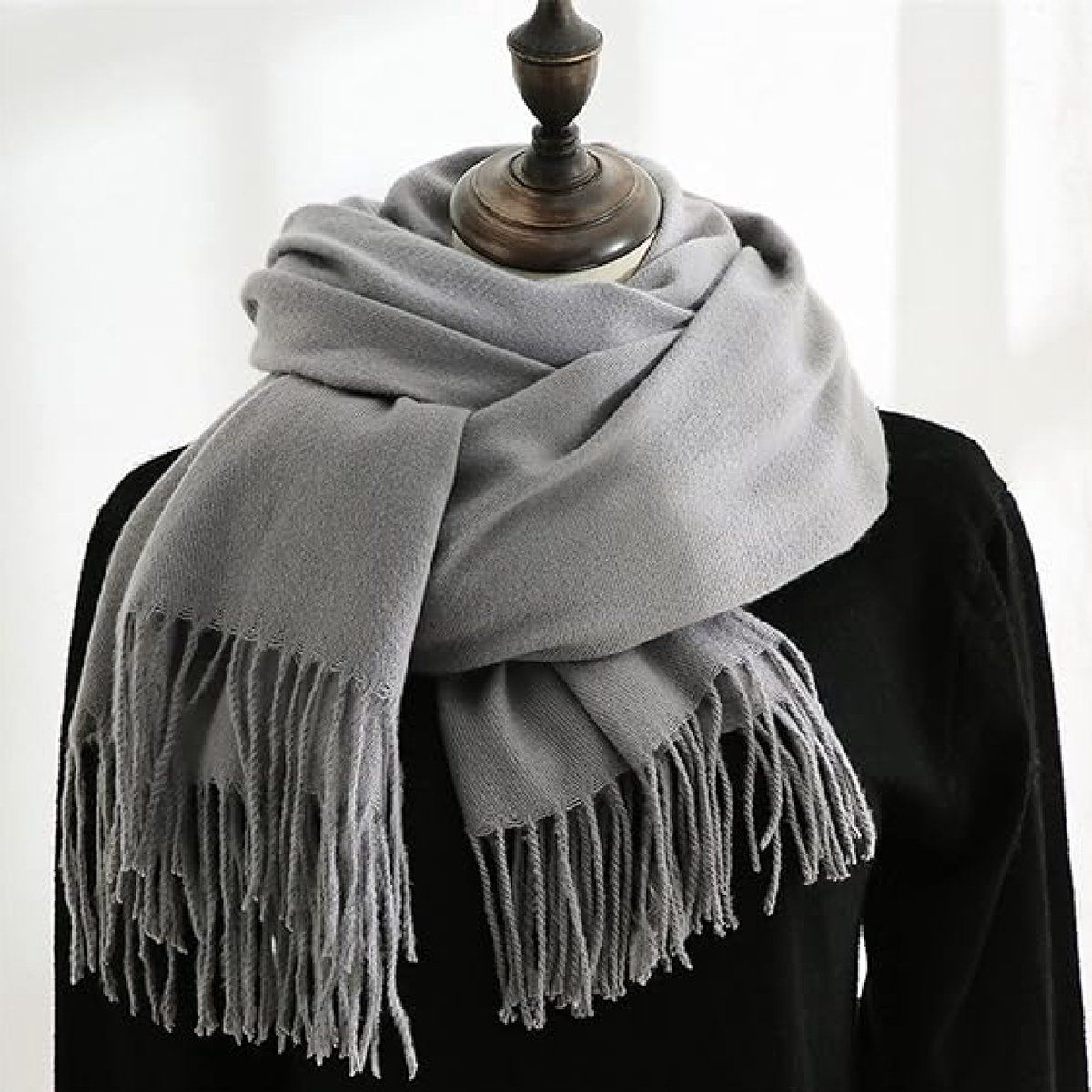 Women's Woven Winter Scarf, Large Tassel Shawl Wrap, Soft Warm Neck Warmer for Cold Weather Outfits, 70x200 cm, Grey — image 2