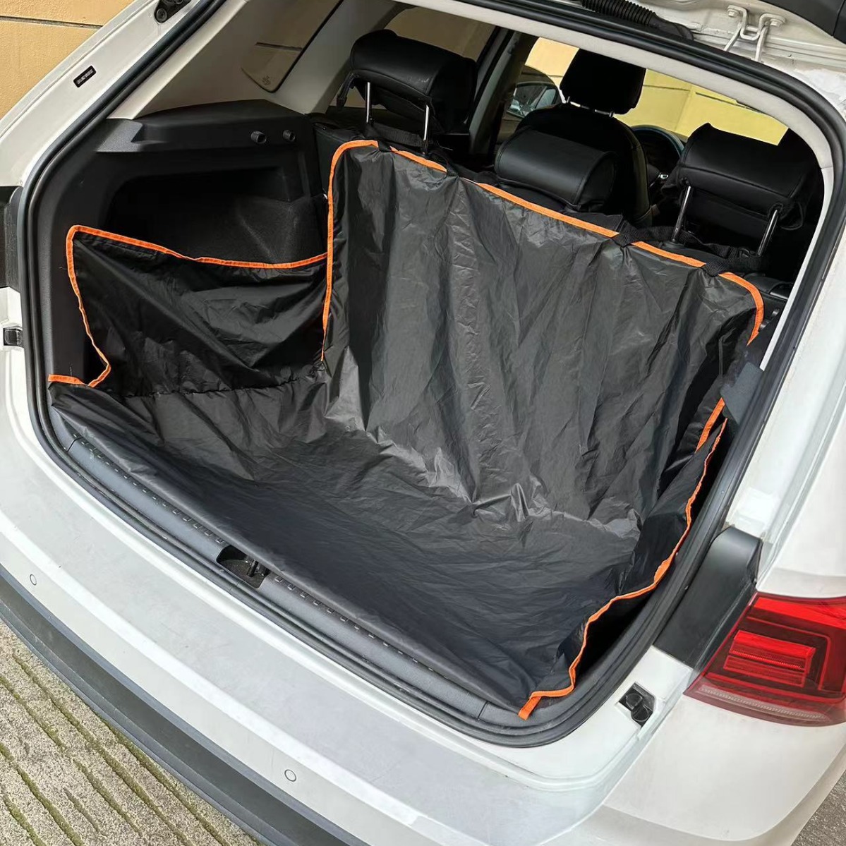 Waterproof Dog Car Seat Cover for SUVs - Rear Cargo Liner for Large Pets, Anti-Scratch and Anti-Dirty Design — image 3