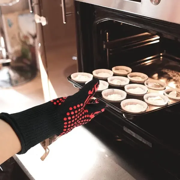 Heat Resistant Five Finger Grill Gloves with Cotton Lining and Non-Slip Grip for BBQ, Ovens and Outdoor Cooking, Black and Red — image 3