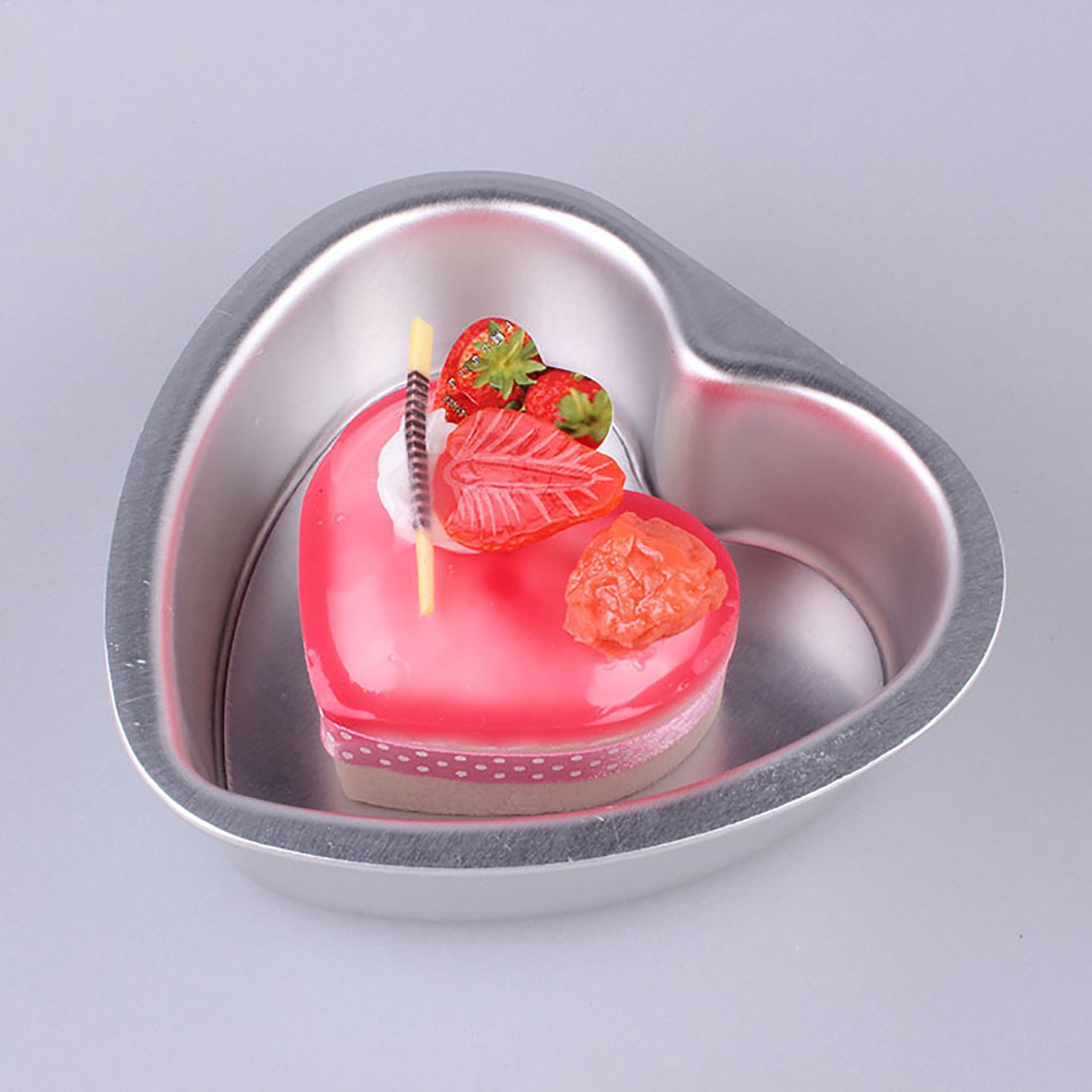 Heart Shaped Aluminium Cake Tin with Loose Base, 20 cm Chiffon and Sponge Cake Pan for Baking, Birthdays and Celebrations — image 4