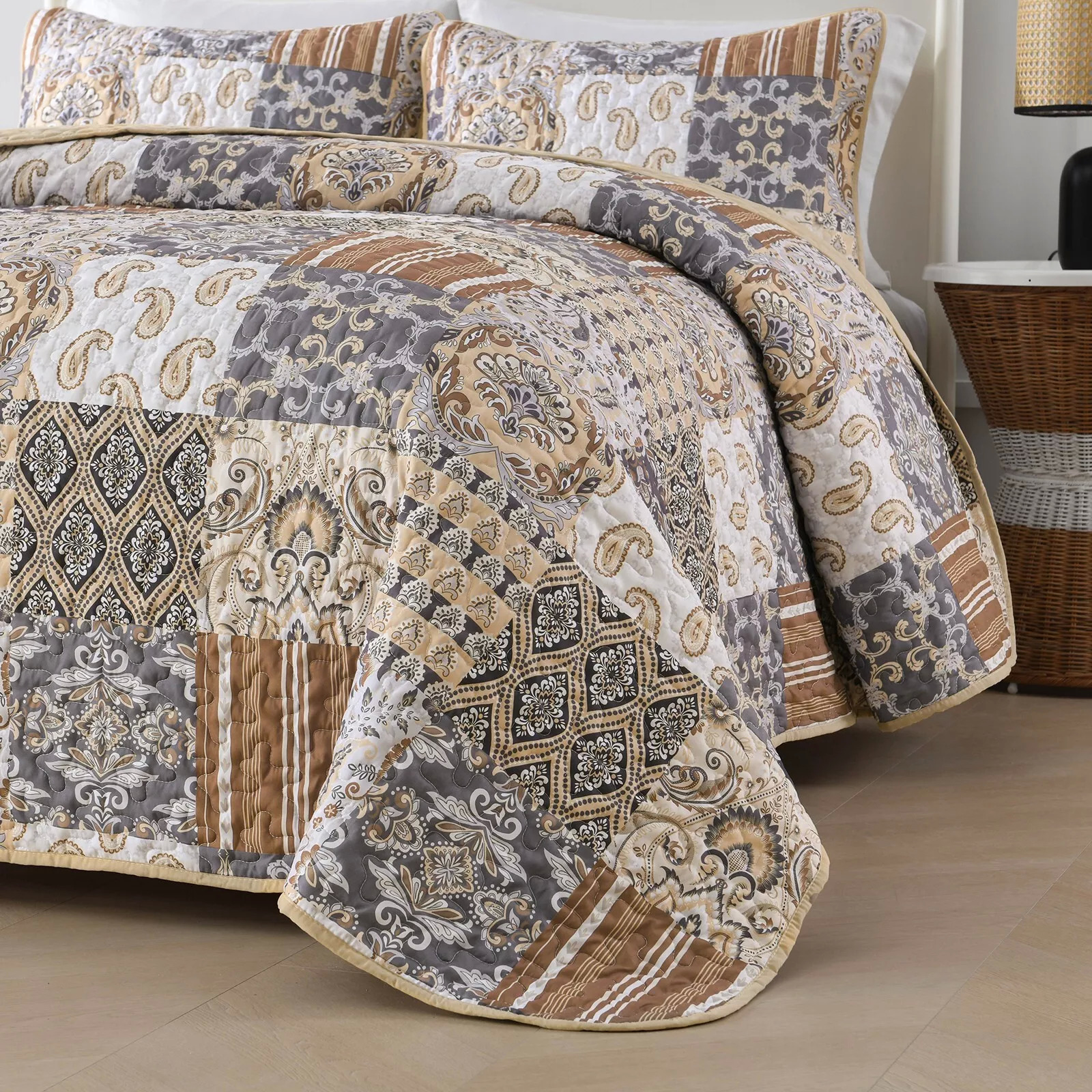 Quietude Quilted coverlet and pillowcovers set: Perfect for Relaxation - Queen size โ image 6