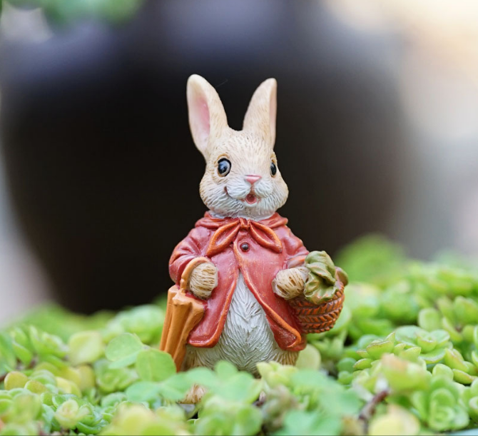 Garden Style "Raincoat Bunny" Succulent Planter Decoration โ Cute Rabbit Animal Figurine Resin Craft for Balcony and Pot Plant