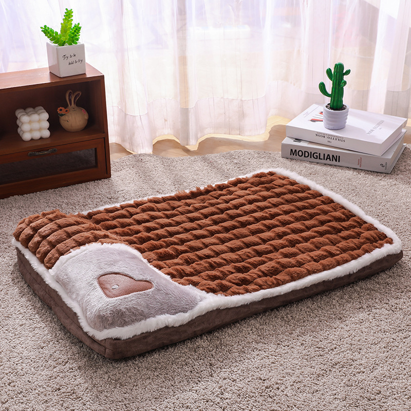 Thickened Pet Sofa Bed L Size 60 × 40cm Coffee Dog Mat with Integrated Pillow Soft Washable Sleeping Pad for Dogs and Cats All Season Comfort