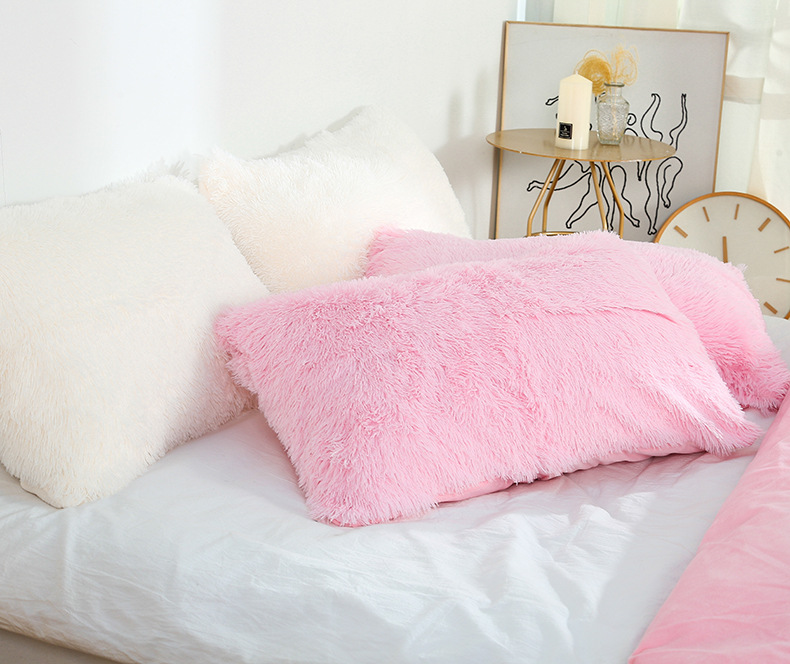 Pink Faux Fur Pillowcase Set - Crystal Velvet Plush Throw Pillow Covers, Bedding Accent (50 × 70cm, Pair) — image 3