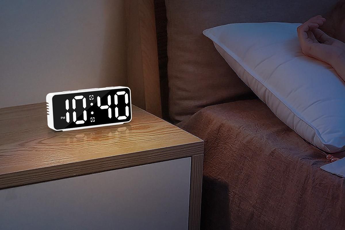 Small Digital Alarm Clock with 5 Dimmers and 5 Alarm Volumes for Bedrooms - White โ image 3