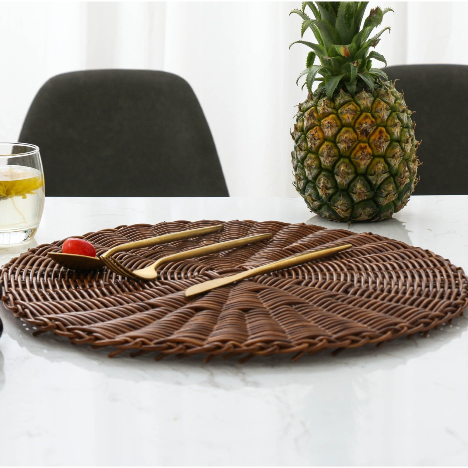 Round Woven Placemats, Non Slip Heat Resistant Plastic Table Mats, Table Placemat For Household Use, Round Rattan Placemats, Brown, 35.6 cm — image 2