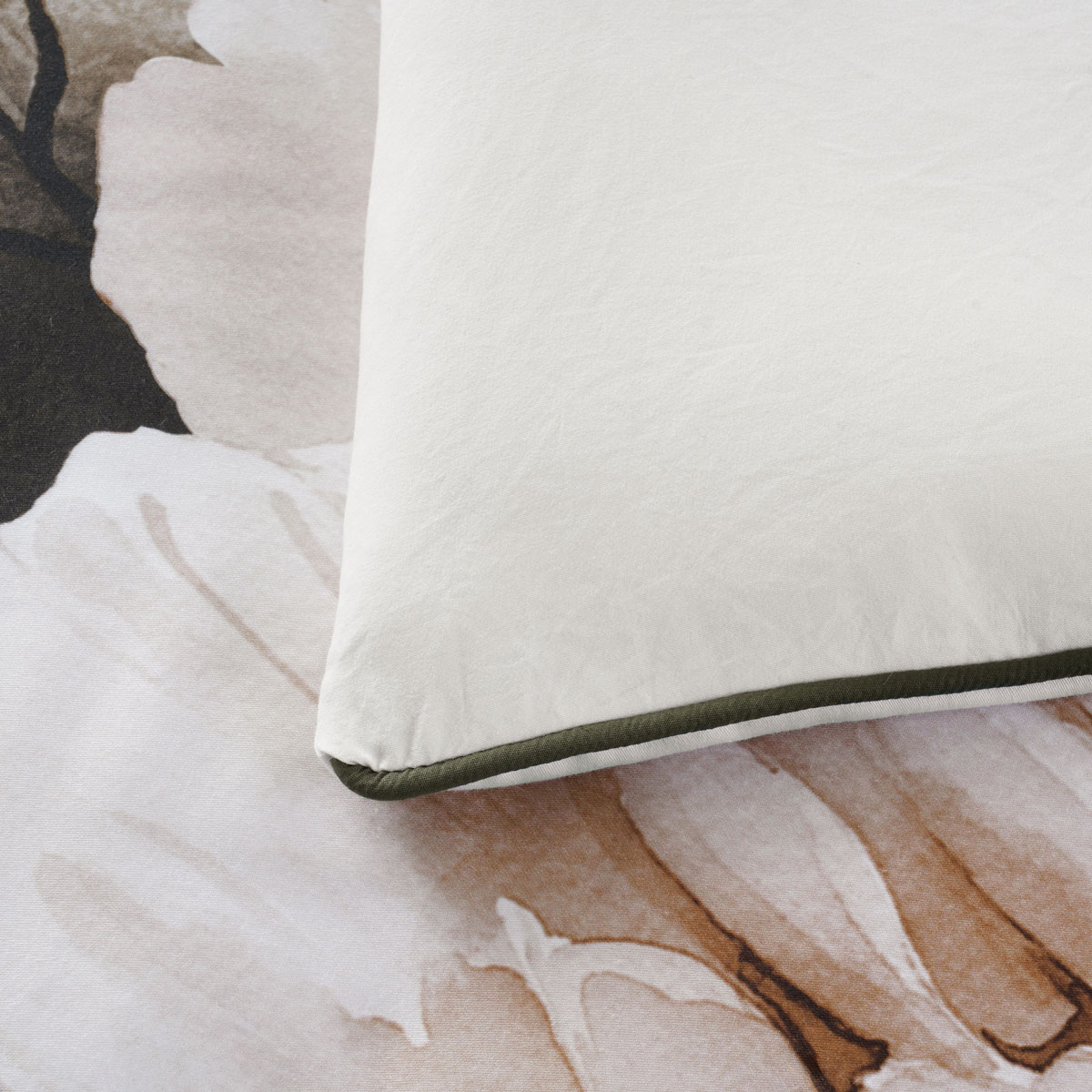 Bianca Somerset White Cotton Sateen Floral Quilt Cover Set King — image 5