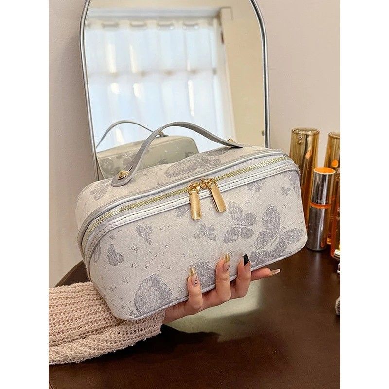 ✨ Large Capacity 3D Makeup Bag | Jacquard Fabric + Metal Zipper | Multi-Compartment Organizer, Fits Full Skincare & Makeup for Commute & Travel!/silver gray — image 2
