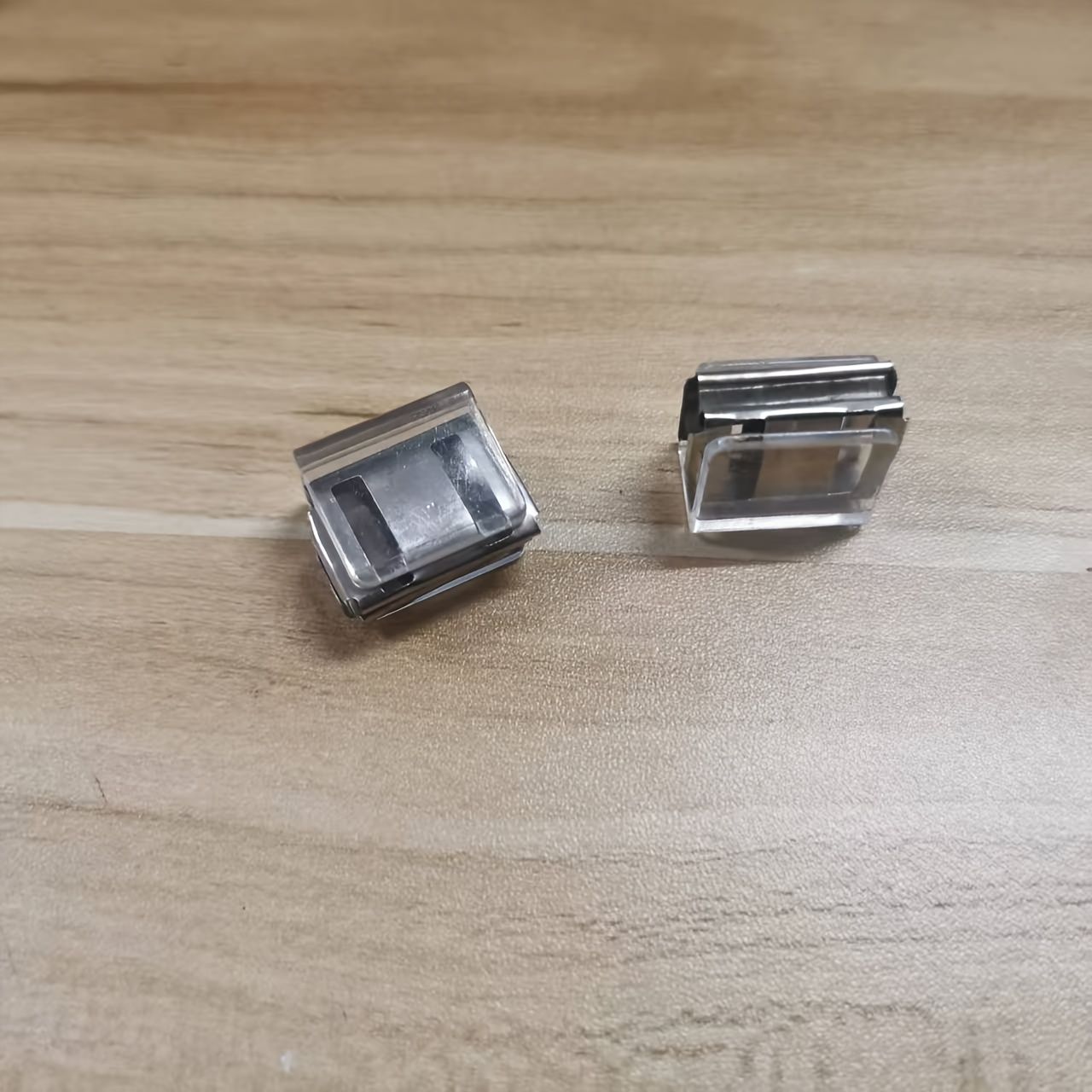 2pcs Window Lock Buckles for Screen Door Fastening, Sliding Door and Window Stopper 2pcs