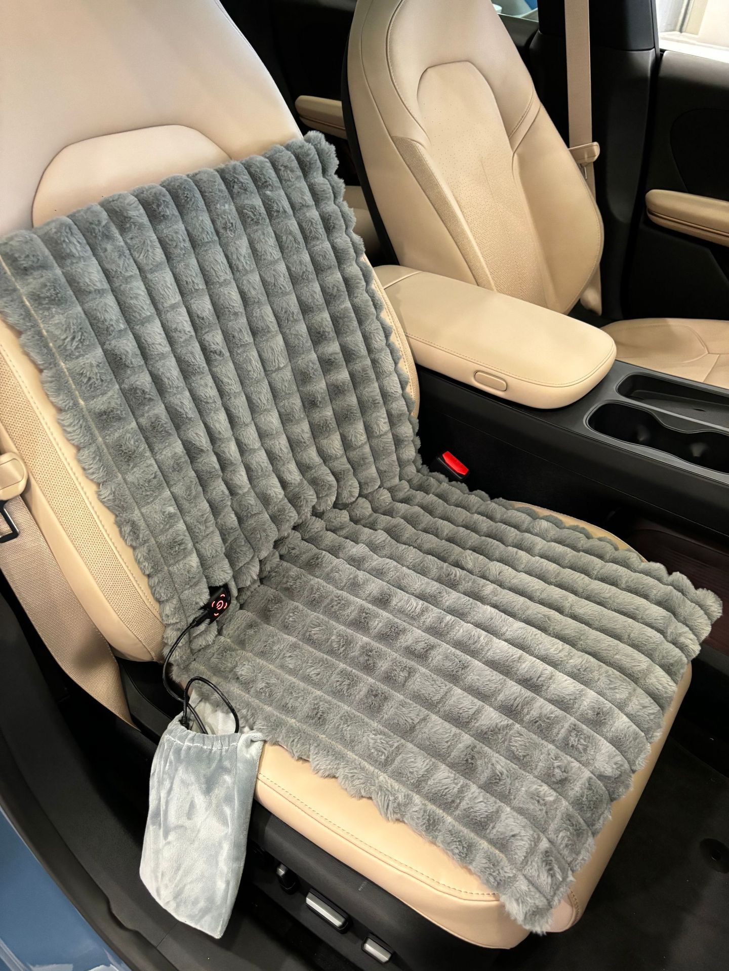 USB-Powered Heated Seat Cushion with Plush Faux Rabbit Fur, Anti-Slip Base, and Foldable Backrest – Ideal for Office Chairs, Car Seats, and Outdoor Camping — image 3
