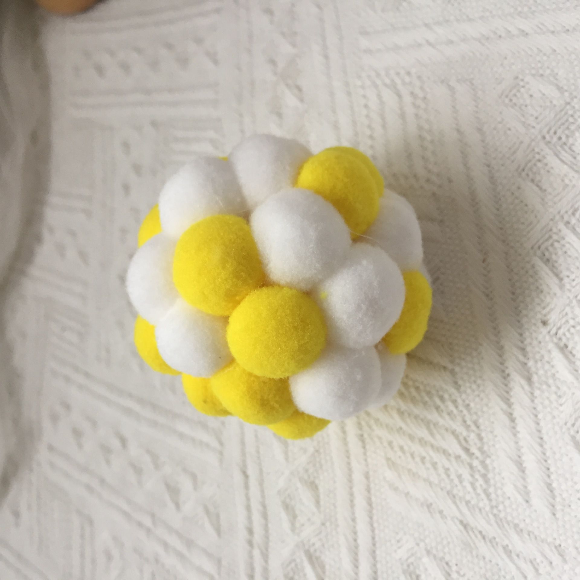 6 Pack pet cat Toy Ball with Bell Ball, self-Entertainment and Boredom Relief, Scratch-Resistant Colorful Plush Ball — image 3
