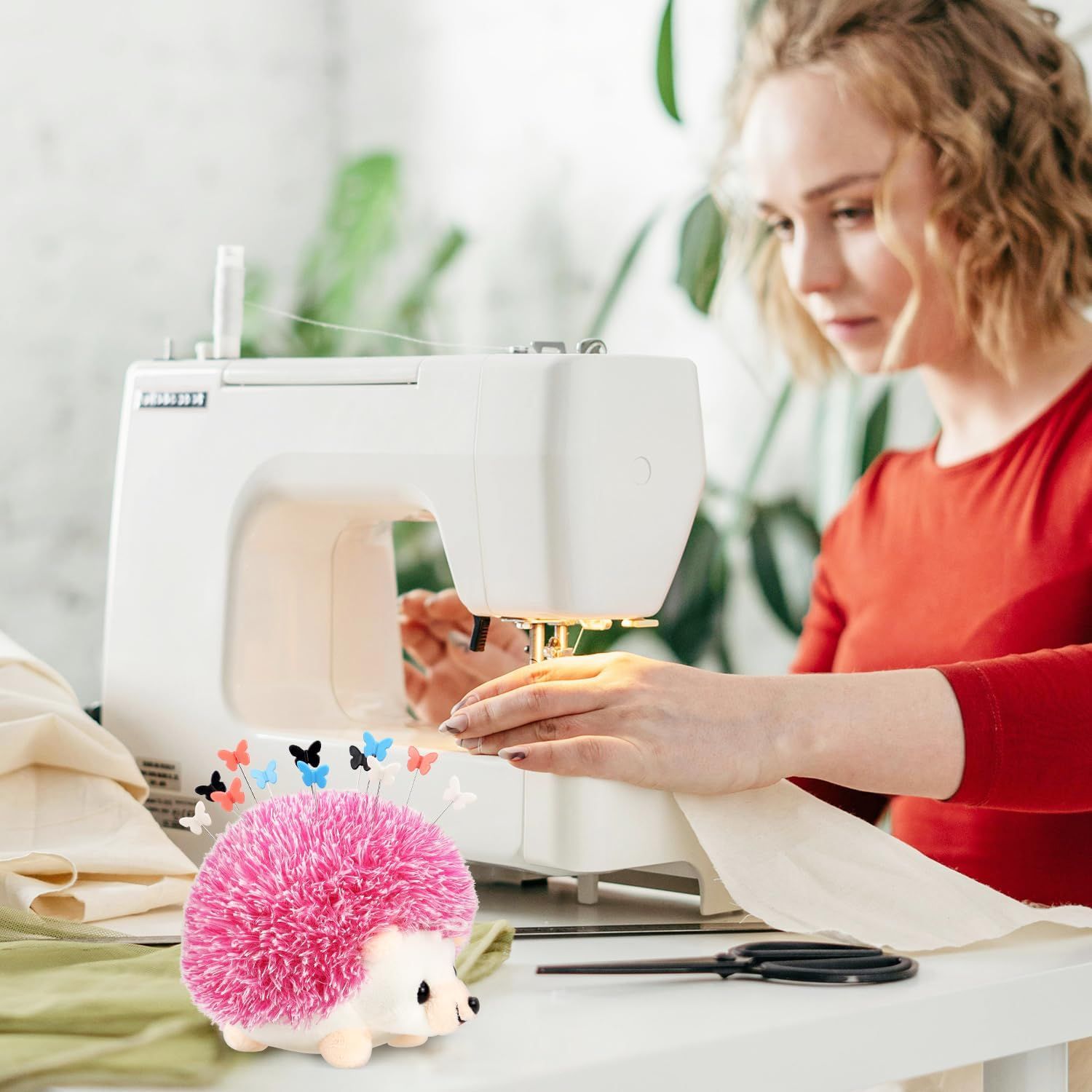 Hedgehog Pin Cushion Sewing Kit with 100 Colourful Butterfly Pins, Dressmaker Pincushion for Sewing, Quilting and Craft Projects, Pink — image 2
