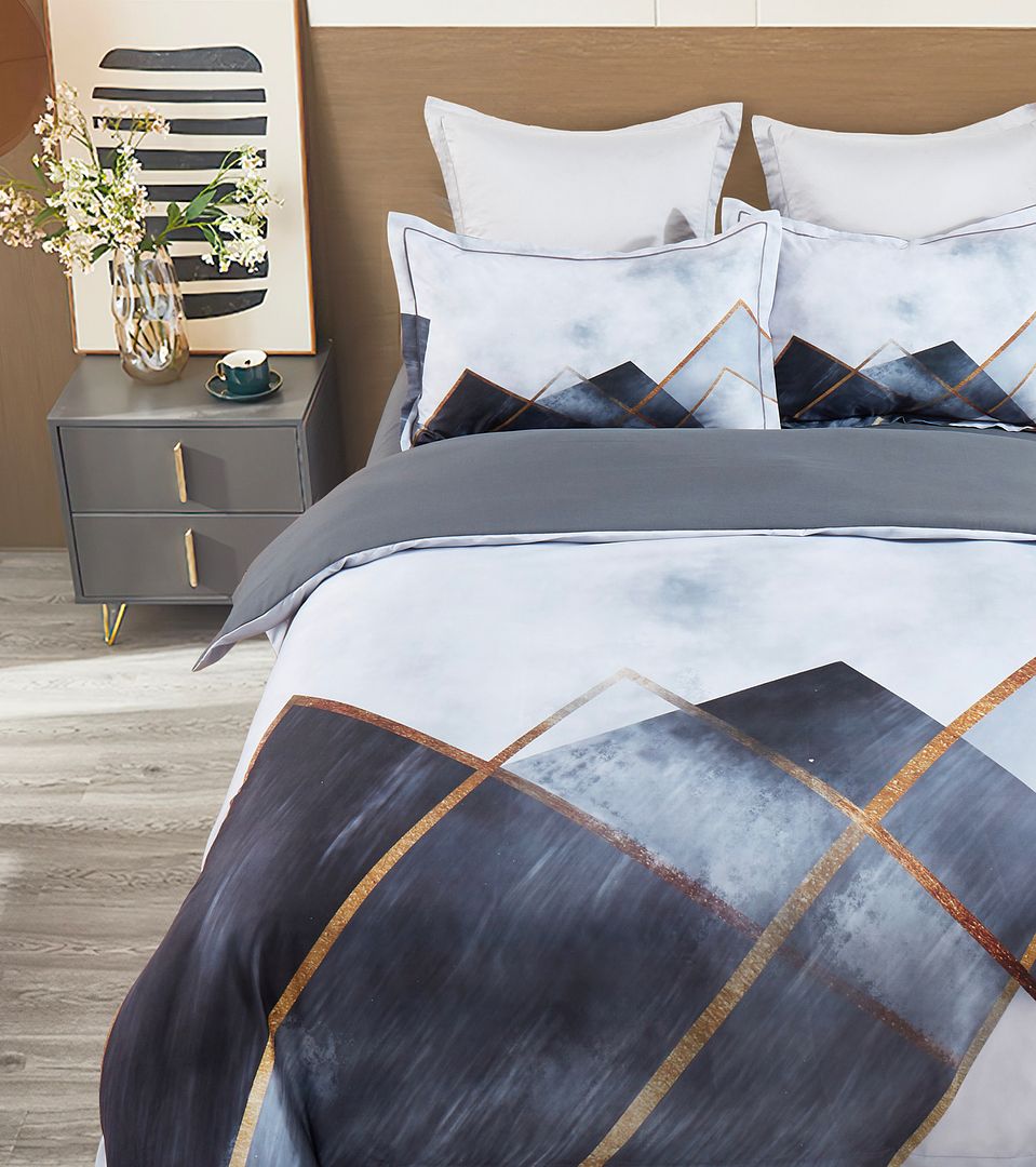 Dakuta Quilt Cover Set - King Size — image 3