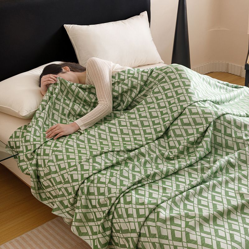 Green Diamond Pattern Bamboo Fiber Summer Cooling Blanket 150×200cm for Bed Sofa Air Conditioned Room Lightweight Breathable Gauze Coverlet — image 2