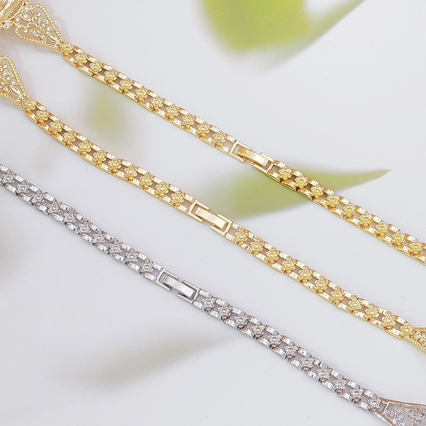 Elegant Hollow Floral Geometric Bracelet – Gold-Plated Copper Fashion Jewelry with Delicate Chain Design(R80) — image 4