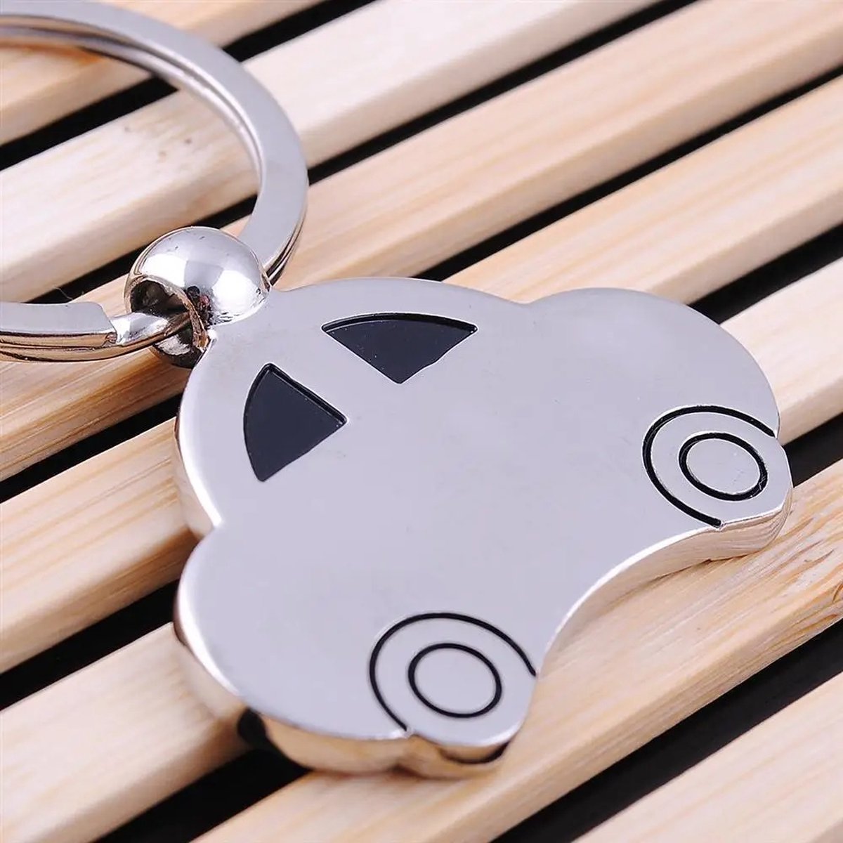 Car Keychain | 4 x 2.8 CM | Metal | Silver — image 2