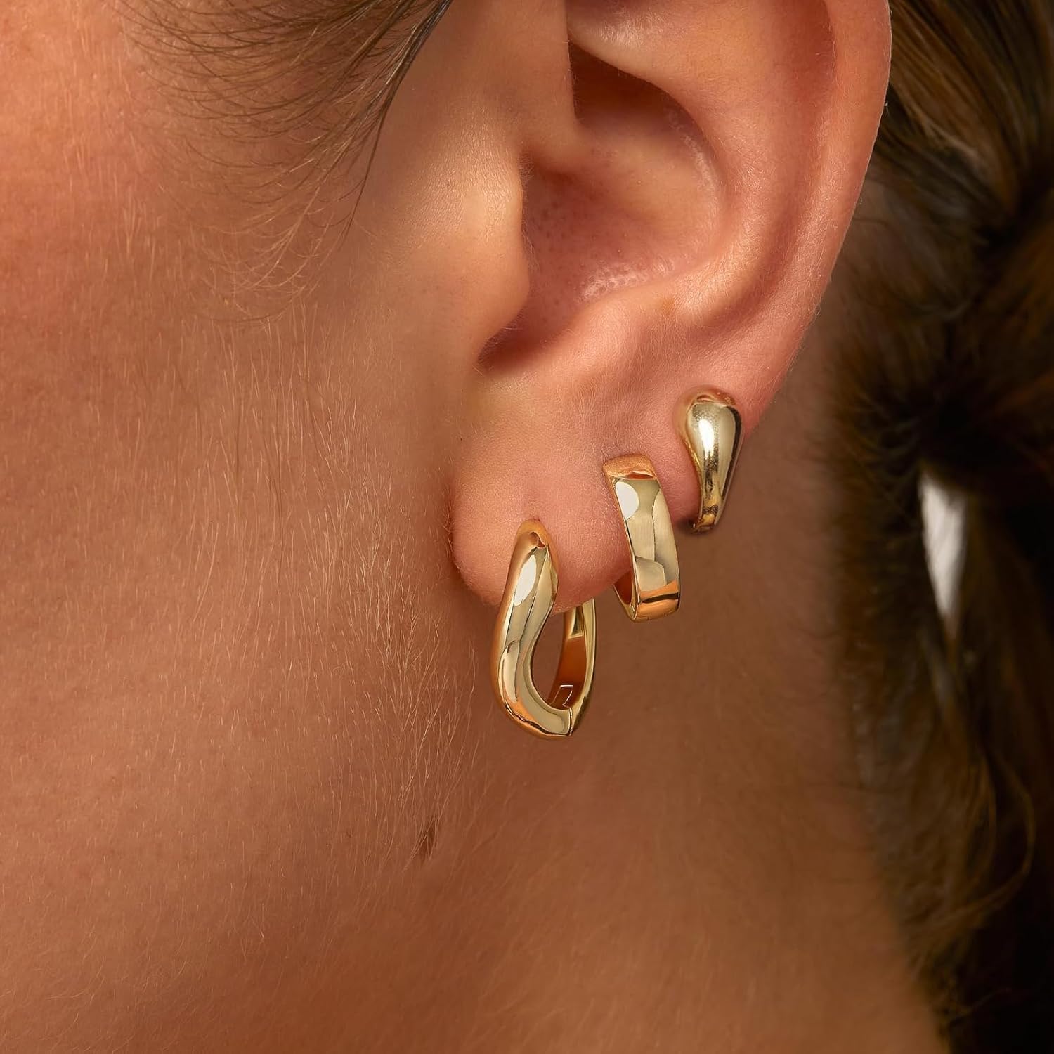Gold Hoop Earrings for Women Trendy Dainty Wavy Gold Huggie Earrings,14k Gold Stud Earring Hypoallergenic Earring Flat Back Earrings Small Hoop Earrings for — image 2